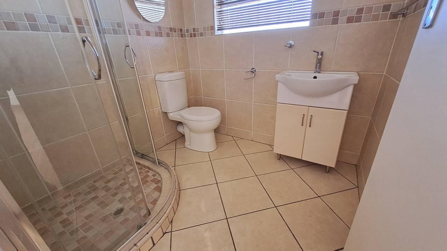 To Let 3 Bedroom Property for Rent in Randhart Gauteng