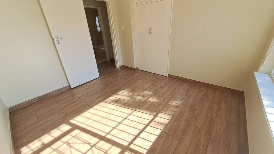 To Let 3 Bedroom Property for Rent in Randhart Gauteng