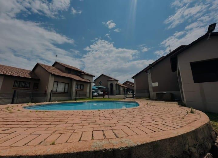 2 Bedroom Property for Sale in Mondeor Gauteng