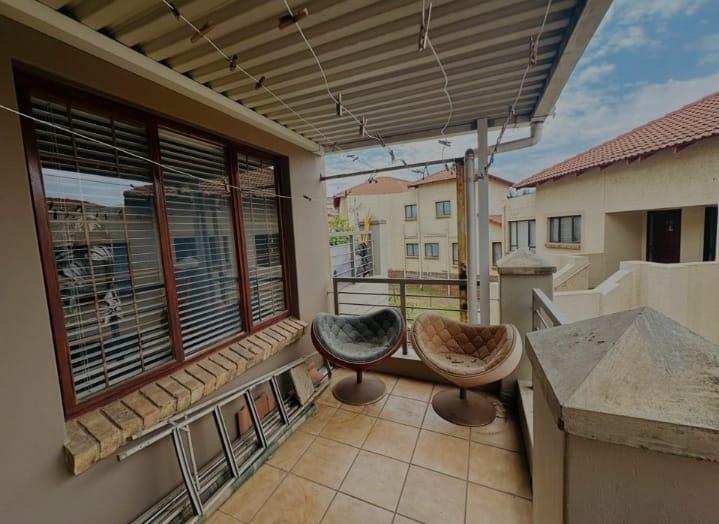 2 Bedroom Property for Sale in Mondeor Gauteng