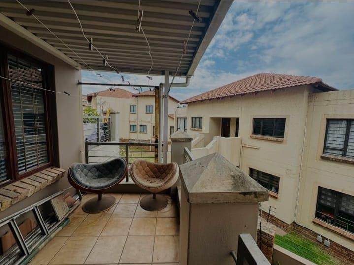2 Bedroom Property for Sale in Mondeor Gauteng