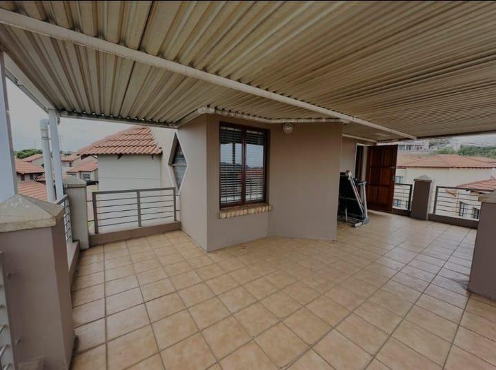 2 Bedroom Property for Sale in Mondeor Gauteng