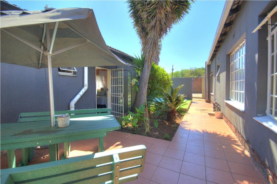 4 Bedroom Property for Sale in Verwoerdpark Gauteng