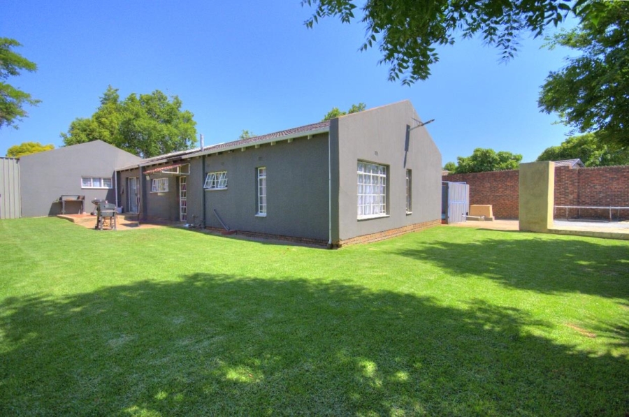 4 Bedroom Property for Sale in Verwoerdpark Gauteng