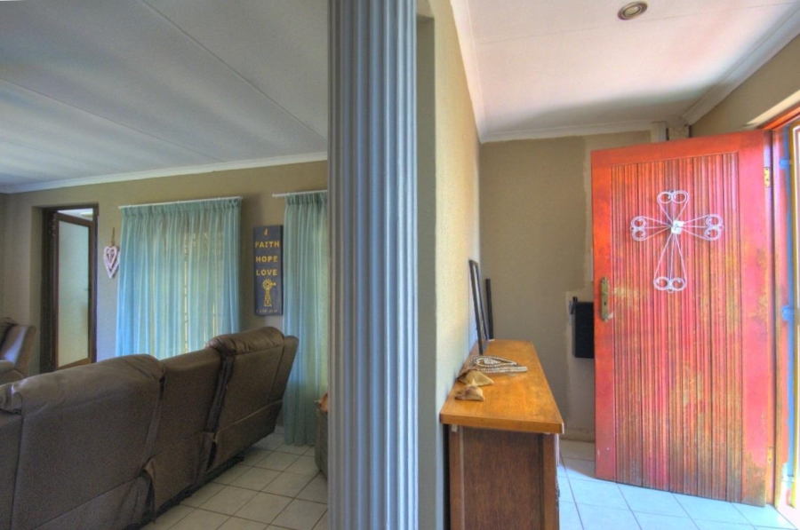 4 Bedroom Property for Sale in Verwoerdpark Gauteng