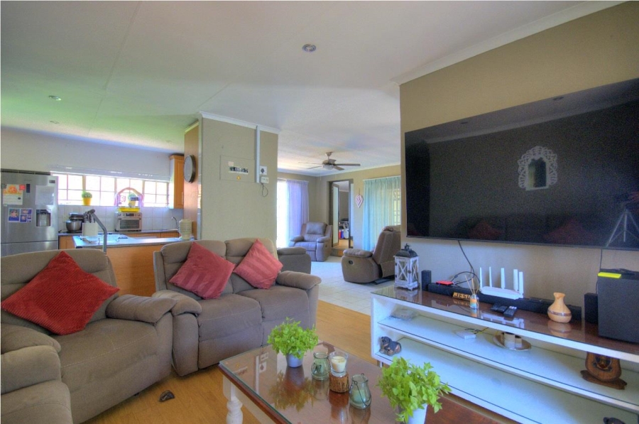 4 Bedroom Property for Sale in Verwoerdpark Gauteng