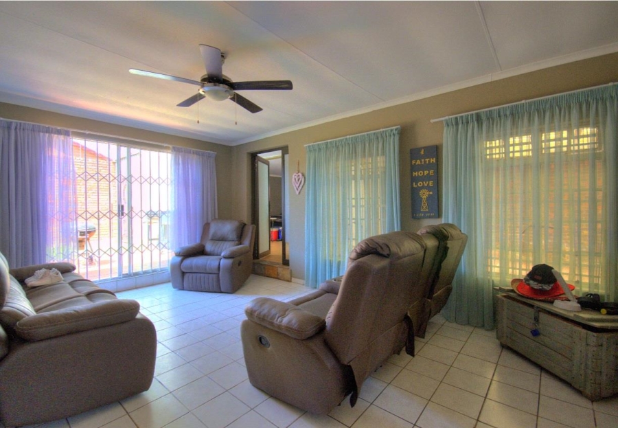 4 Bedroom Property for Sale in Verwoerdpark Gauteng