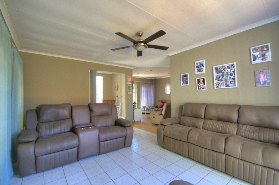 4 Bedroom Property for Sale in Verwoerdpark Gauteng