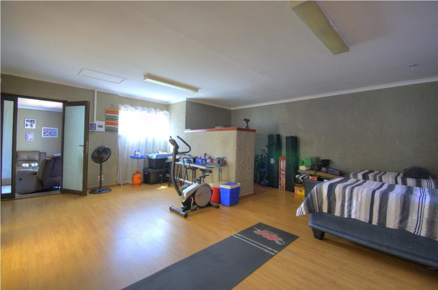 4 Bedroom Property for Sale in Verwoerdpark Gauteng