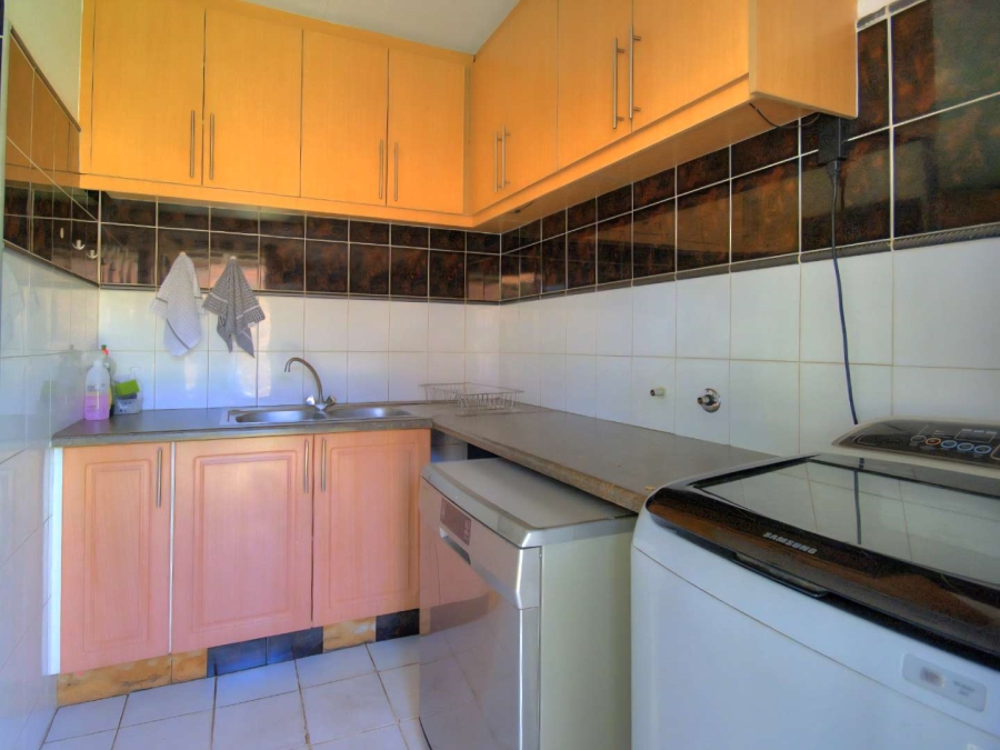 4 Bedroom Property for Sale in Verwoerdpark Gauteng