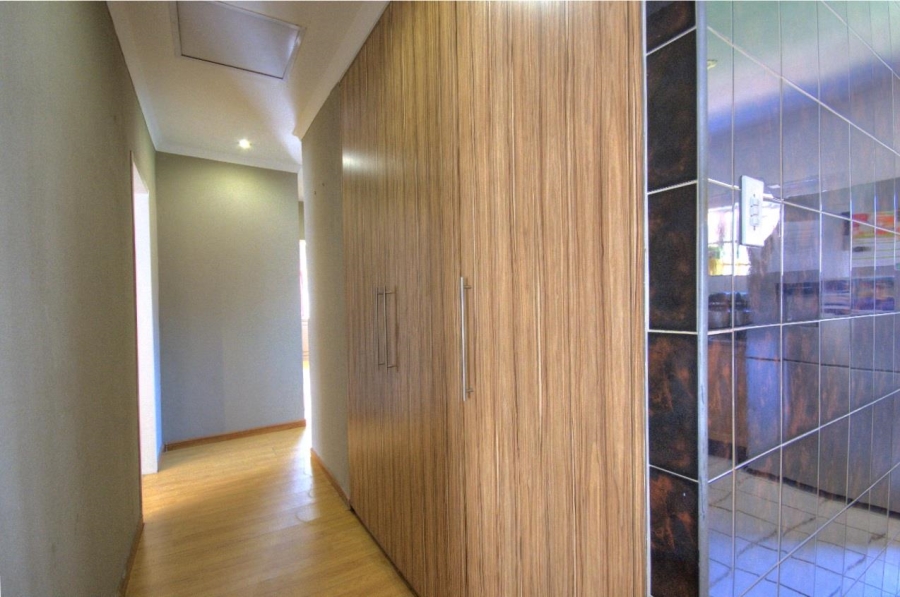 4 Bedroom Property for Sale in Verwoerdpark Gauteng