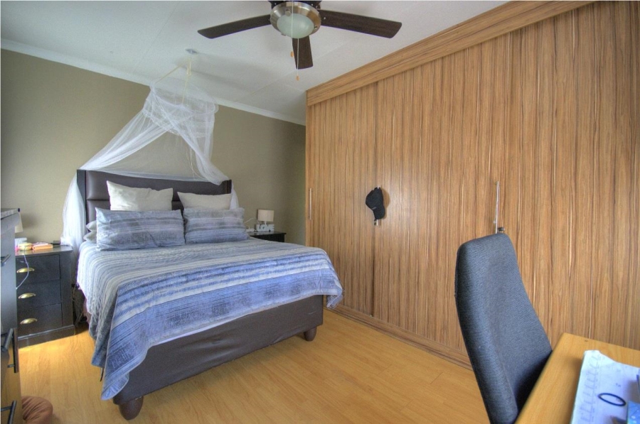 4 Bedroom Property for Sale in Verwoerdpark Gauteng