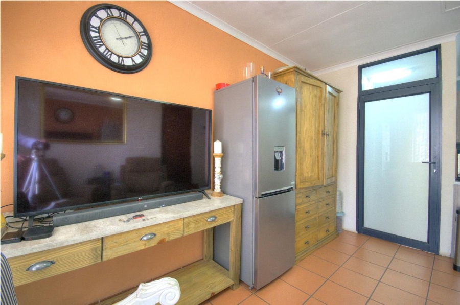 4 Bedroom Property for Sale in Verwoerdpark Gauteng