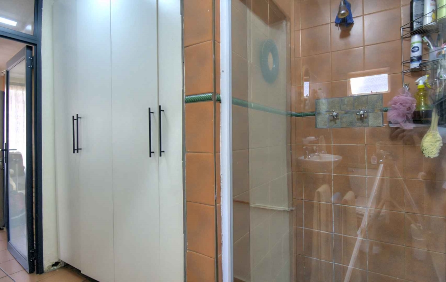 4 Bedroom Property for Sale in Verwoerdpark Gauteng