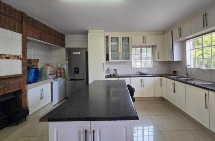 3 Bedroom Property for Sale in Brackendowns Gauteng