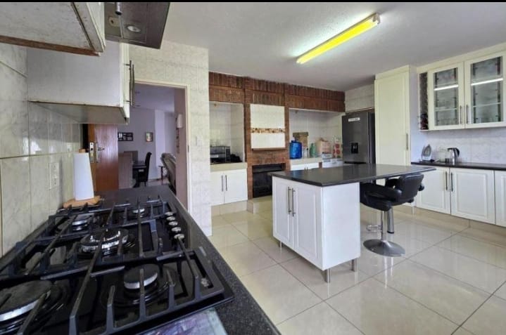 3 Bedroom Property for Sale in Brackendowns Gauteng