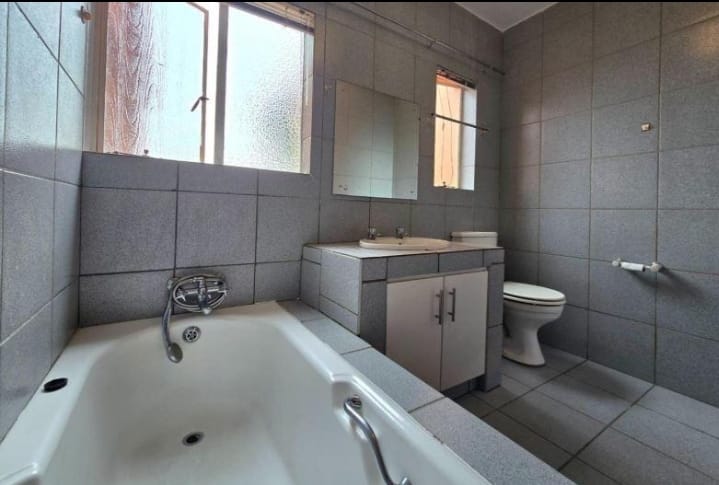 3 Bedroom Property for Sale in Brackendowns Gauteng