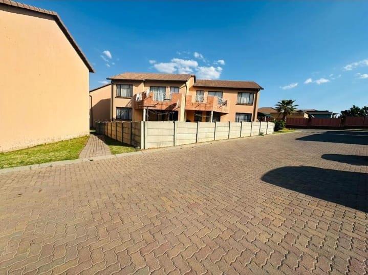 2 Bedroom Property for Sale in Mondeor Gauteng