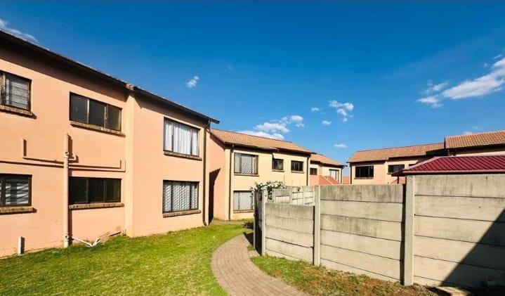 2 Bedroom Property for Sale in Mondeor Gauteng