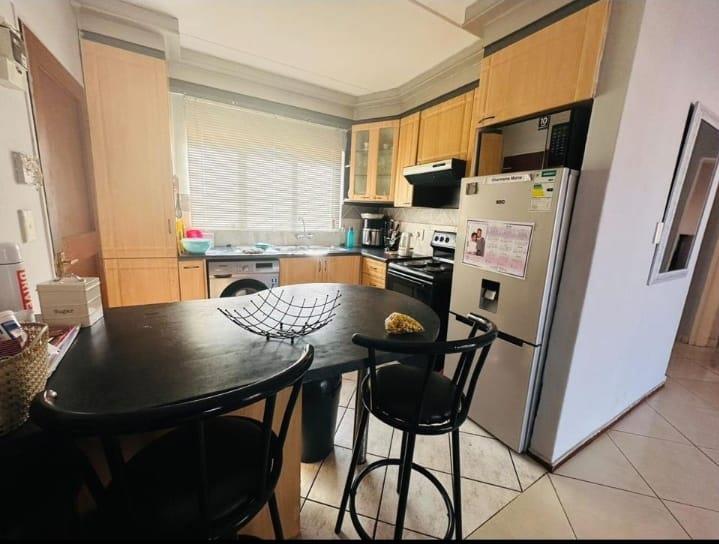 2 Bedroom Property for Sale in Mondeor Gauteng