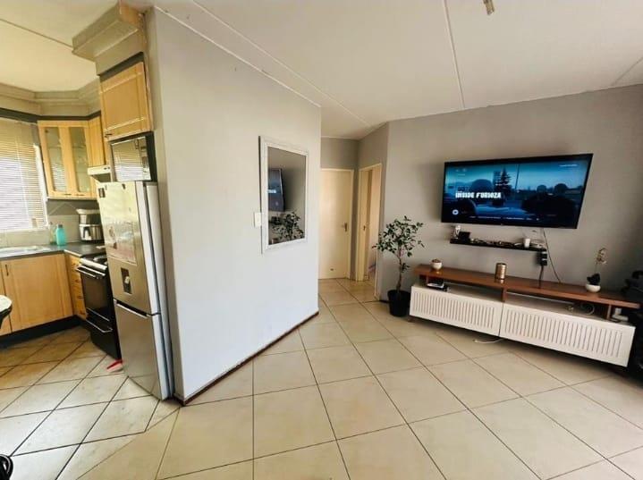 2 Bedroom Property for Sale in Mondeor Gauteng