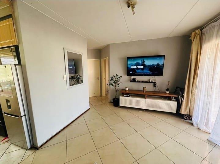 2 Bedroom Property for Sale in Mondeor Gauteng