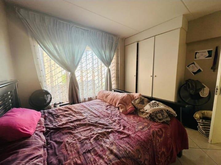 2 Bedroom Property for Sale in Mondeor Gauteng