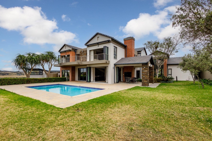 5 Bedroom Property for Sale in Copperleaf Estate Gauteng