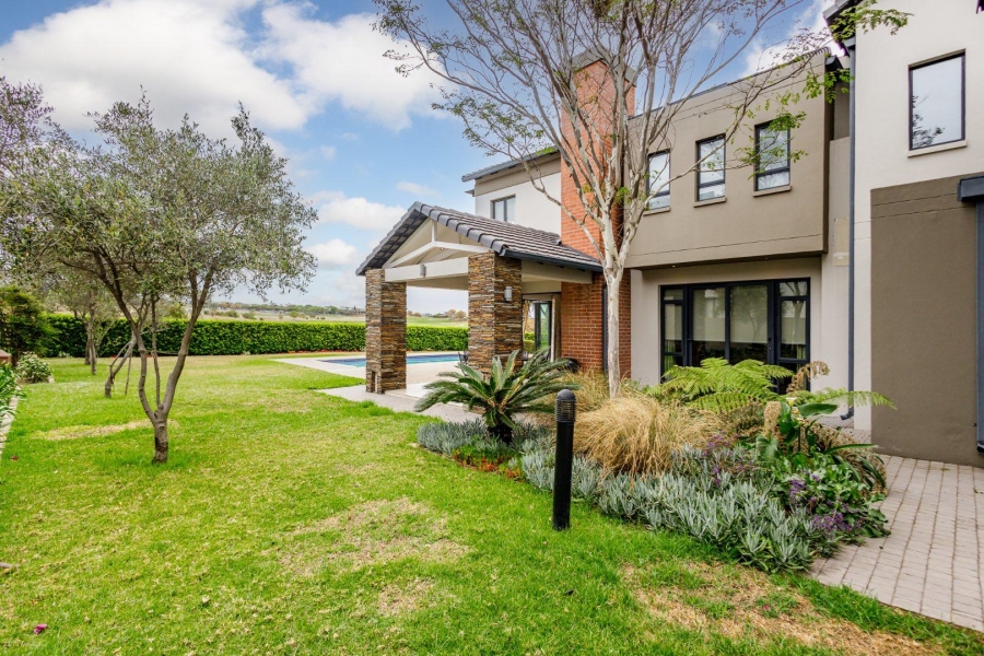 5 Bedroom Property for Sale in Copperleaf Estate Gauteng