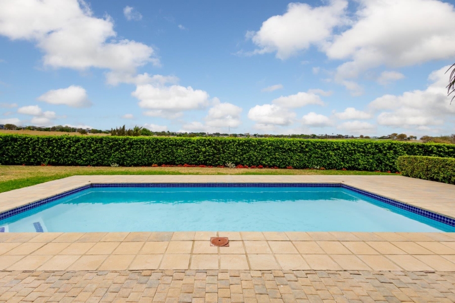 5 Bedroom Property for Sale in Copperleaf Estate Gauteng