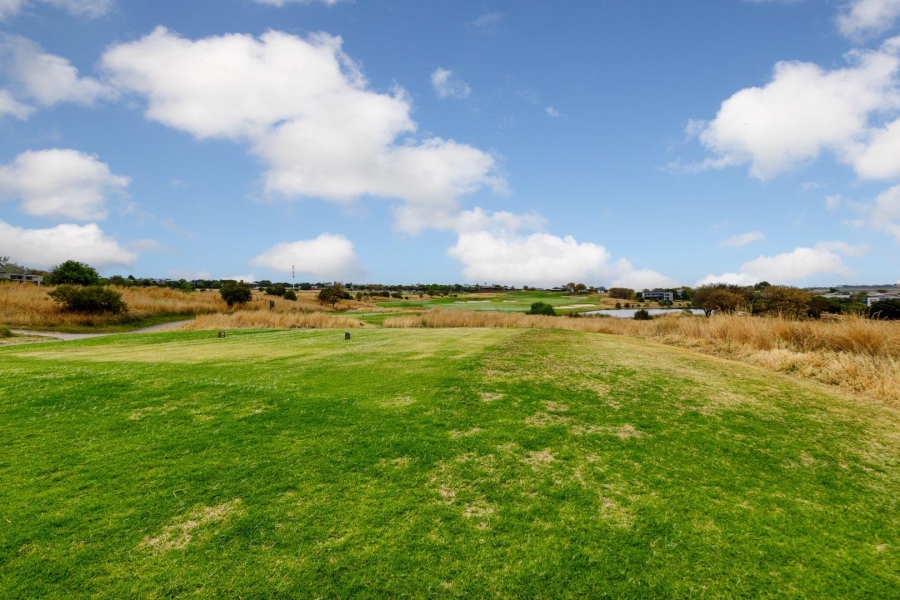 5 Bedroom Property for Sale in Copperleaf Estate Gauteng