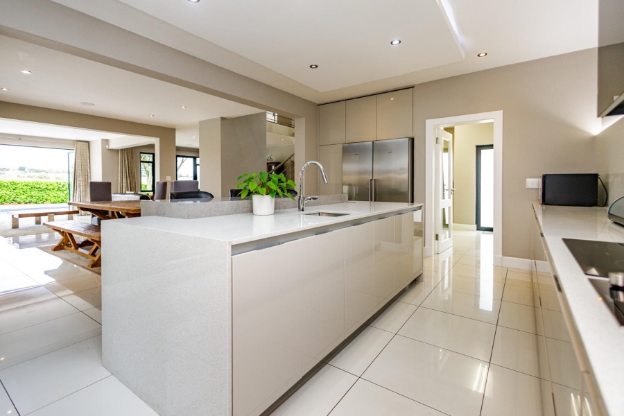 5 Bedroom Property for Sale in Copperleaf Estate Gauteng