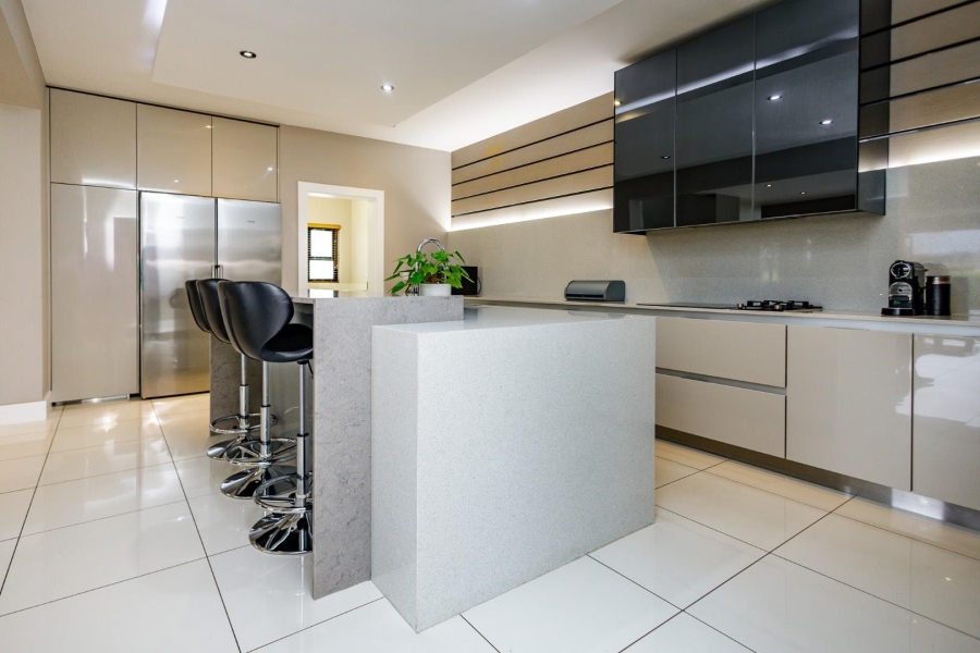 5 Bedroom Property for Sale in Copperleaf Estate Gauteng