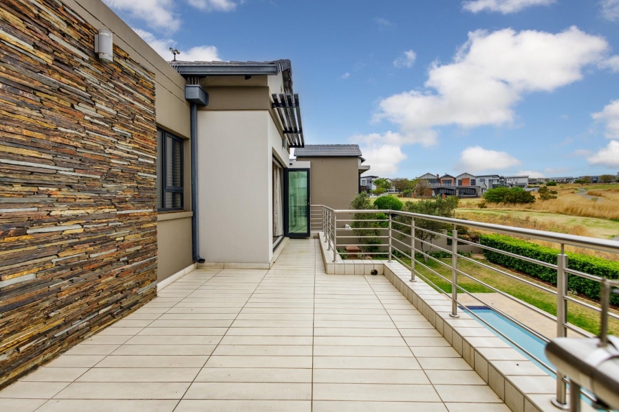 5 Bedroom Property for Sale in Copperleaf Estate Gauteng