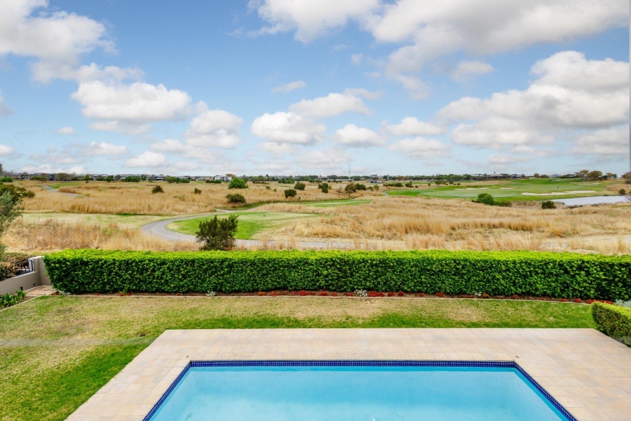 5 Bedroom Property for Sale in Copperleaf Estate Gauteng