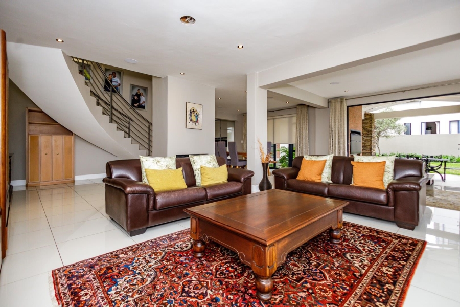 5 Bedroom Property for Sale in Copperleaf Estate Gauteng