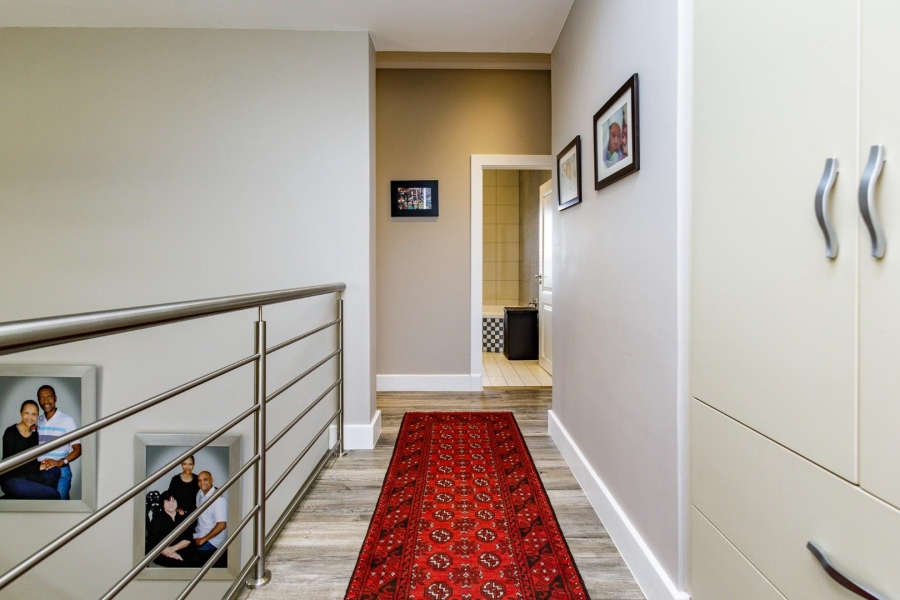 5 Bedroom Property for Sale in Copperleaf Estate Gauteng