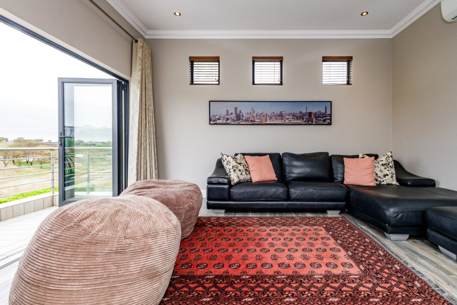 5 Bedroom Property for Sale in Copperleaf Estate Gauteng