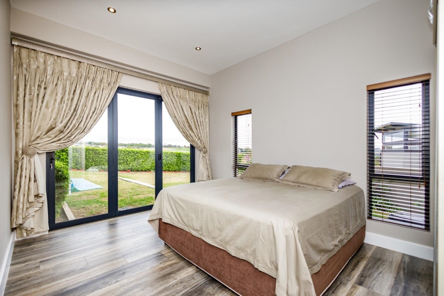 5 Bedroom Property for Sale in Copperleaf Estate Gauteng