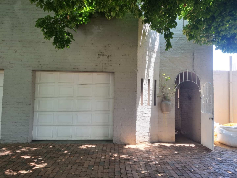 1 Bedroom Property for Sale in Beyerspark Gauteng