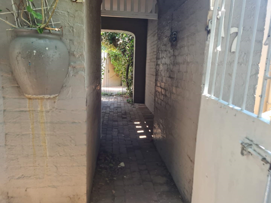 1 Bedroom Property for Sale in Beyerspark Gauteng