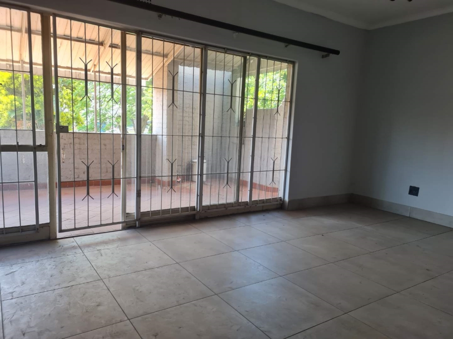 1 Bedroom Property for Sale in Beyerspark Gauteng