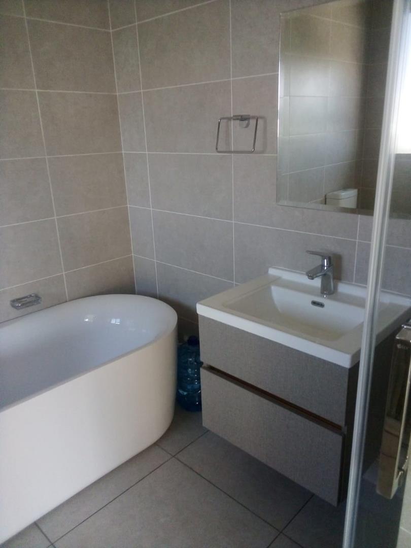 To Let 1 Bedroom Property for Rent in Greenstone Hill Gauteng