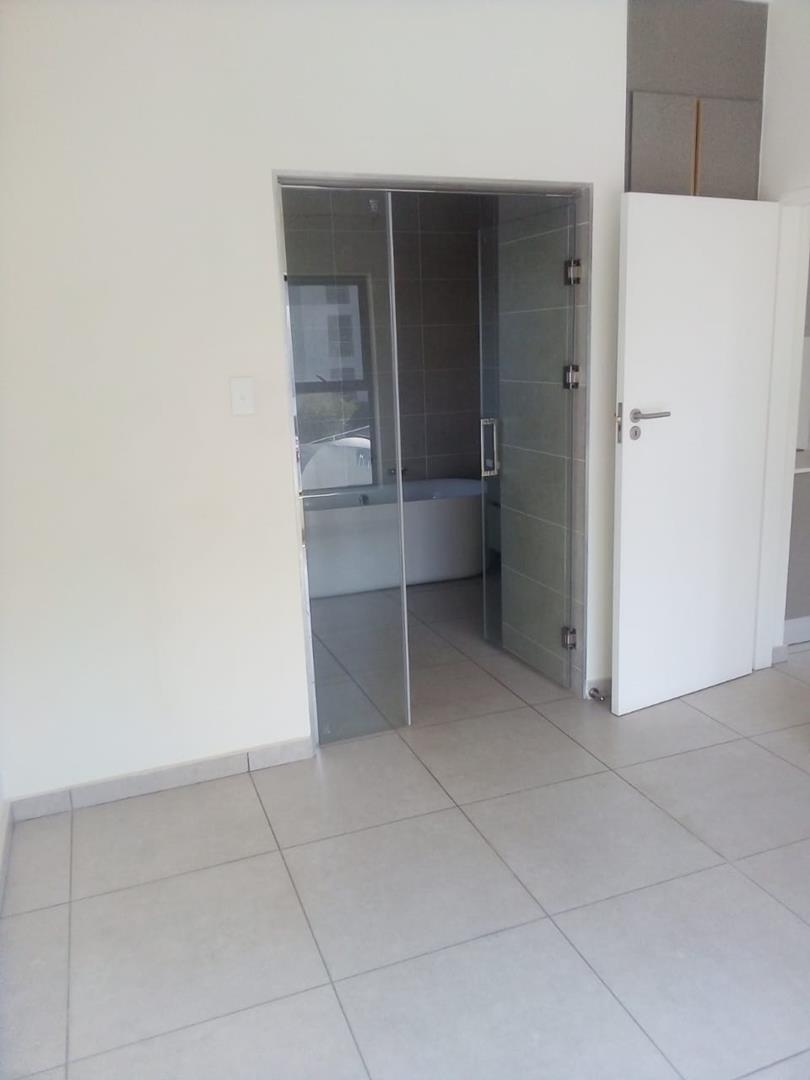 To Let 1 Bedroom Property for Rent in Greenstone Hill Gauteng