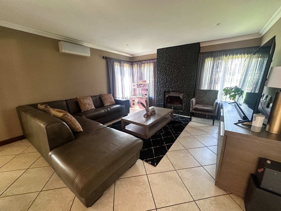 3 Bedroom Property for Sale in Olympus Country Estate Gauteng