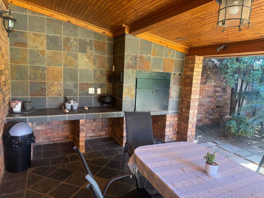 3 Bedroom Property for Sale in Radiokop Gauteng