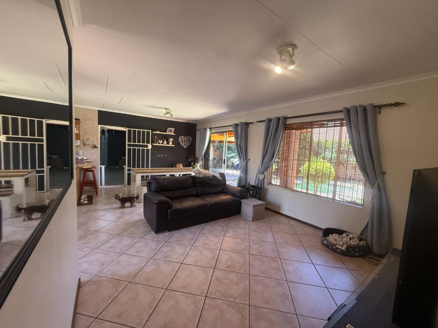 3 Bedroom Property for Sale in Radiokop Gauteng