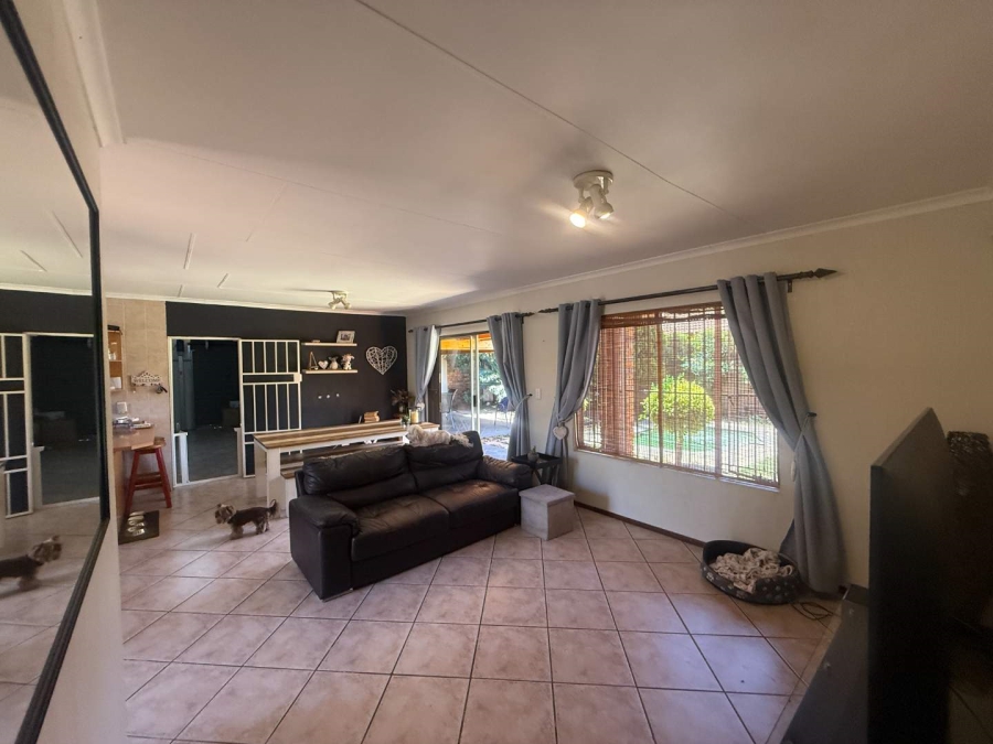 3 Bedroom Property for Sale in Radiokop Gauteng