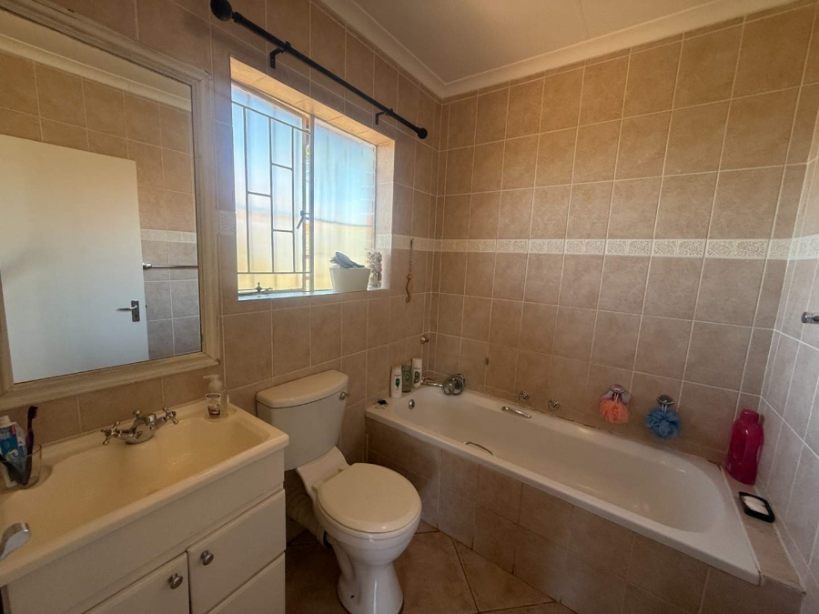 3 Bedroom Property for Sale in Radiokop Gauteng