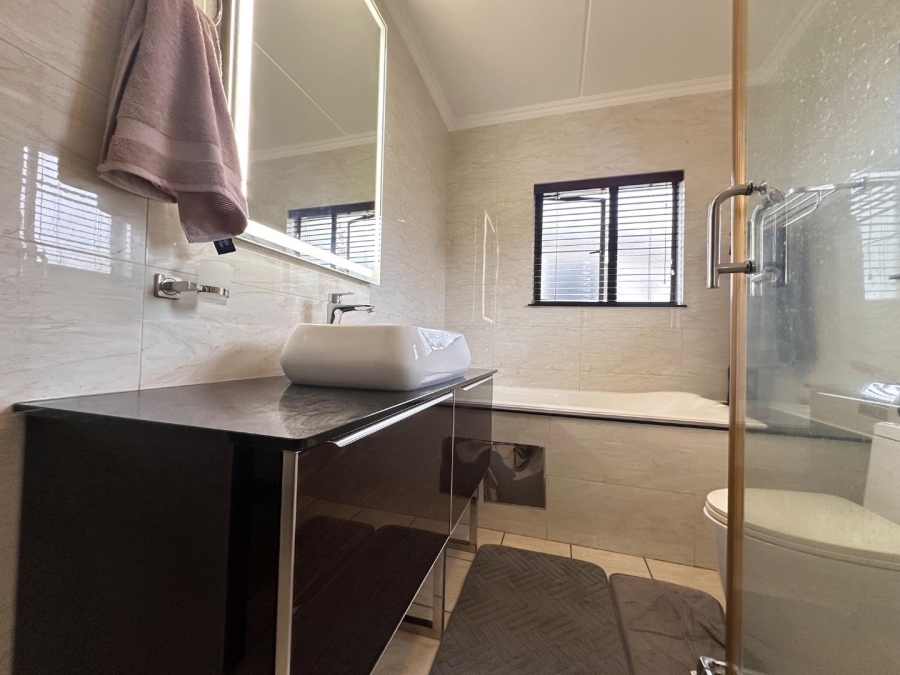 2 Bedroom Property for Sale in Fourways Gauteng